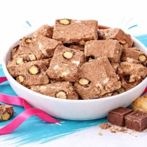 CHOCOLATE ICECREAM WITH BISCUITS AND HAZELNUTS
آيسكريم الشوكولا بالبسكوت و البندق