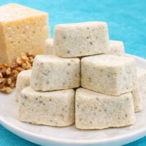 CRUNCY CHEESE WITH NUTS
(الجبن المجفف مع المكسرات مقرقش)