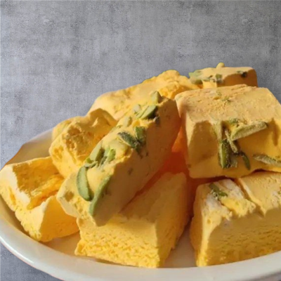 SAFFARON PISTACHIO
آيسكريم الزعفران مع الفستق مقرقش