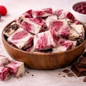 CHEESE CAKE WITH CHOCOLATE 
آيسكريم تشيز كايك مع الشوكولا مقرقش