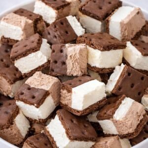 MIX VANILLIA&CHOCO BITES
مكس آيسكريم بالشوكولا و الفانيلا مقرقش