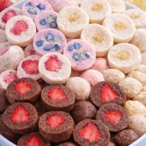 MIX ICECREAM STRAWBERRY NO SUGAR ADDED
آيسكريم مكس مع حبيبات الفراولة بدون سكر